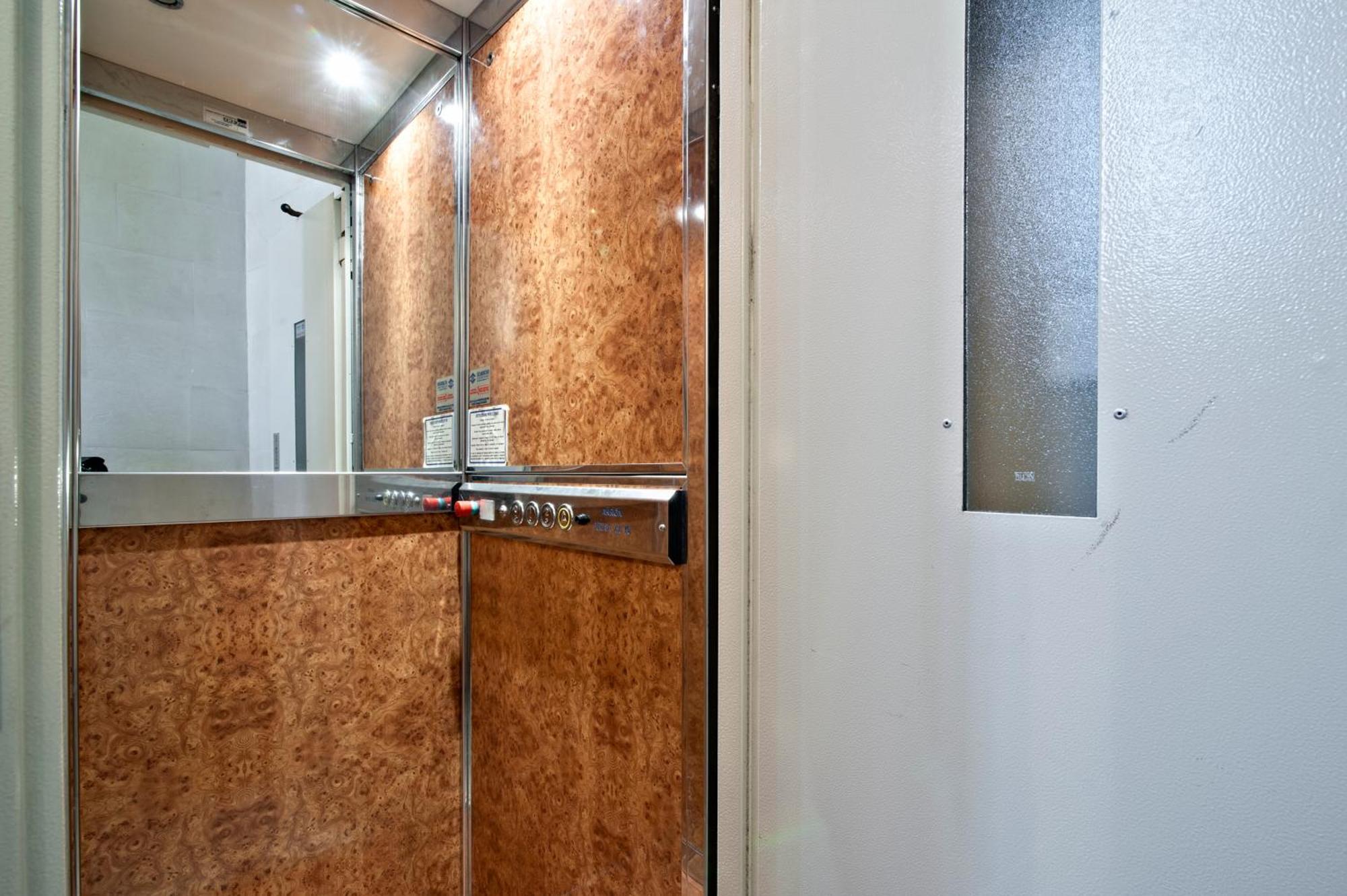 The Golden Hour, Luxury Apartment With A Panoramic View Lecce Luaran gambar